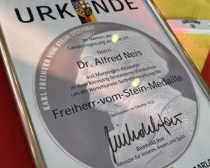 Read more about the article Auszeichnung von Dr. Alfred Neis